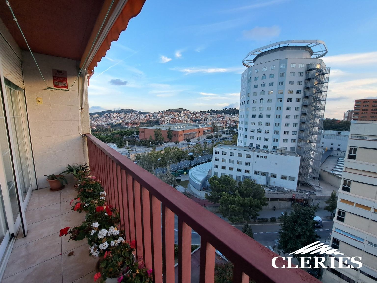 /RealEstateImages/6782/20251008_184417 [Resolucion de Escritorio].jpg